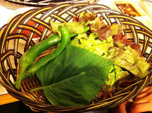 定番のサンチュに包んだり・・