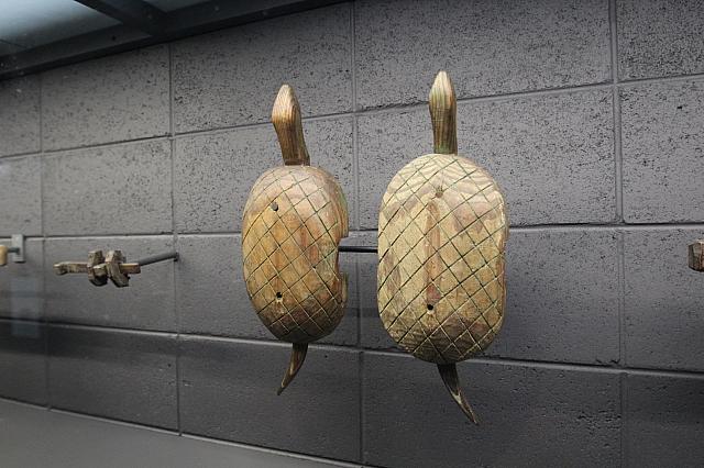長寿などを意味する亀