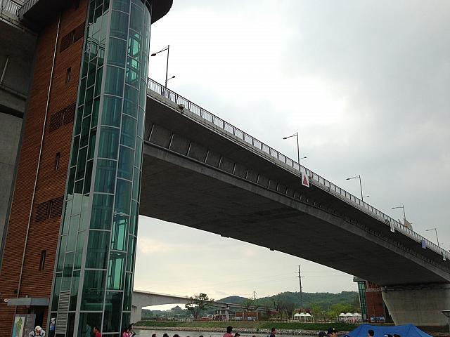 ここにもエレベーター付きのタワーがあります。