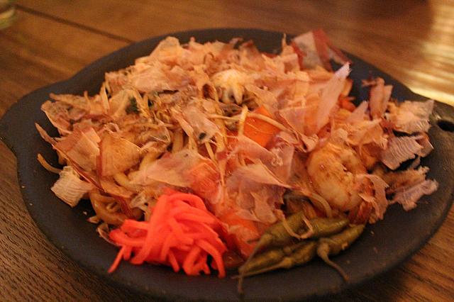 紅しょうがと唐辛子がトッピング