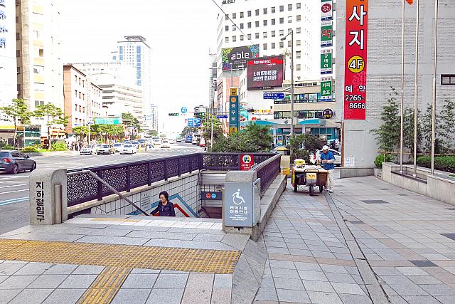 チュンムロ駅