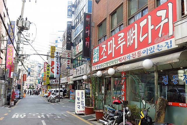 昔っぽい街並み