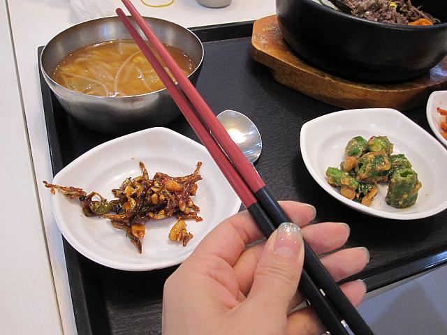 木のおはしもありますよ！