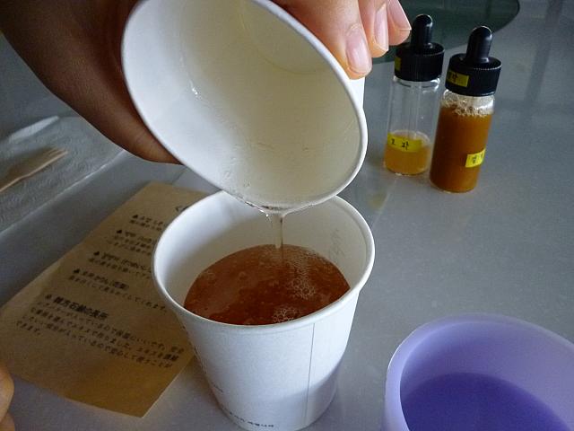 溶かしたグリセリンを入れて