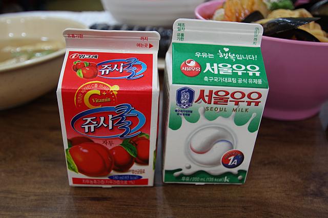 チャンポンには必須のクルピスと牛乳。