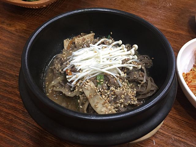 下のほうに少し煮汁があります。