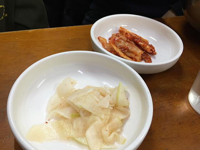 キムチなどの漬物もあります。