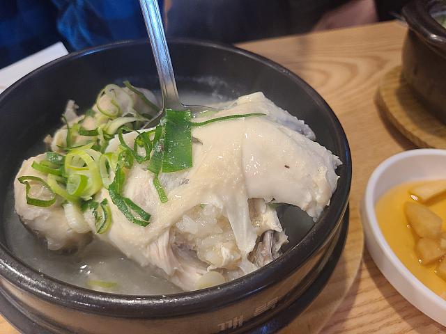 丸鶏がそのまま入ってます！
