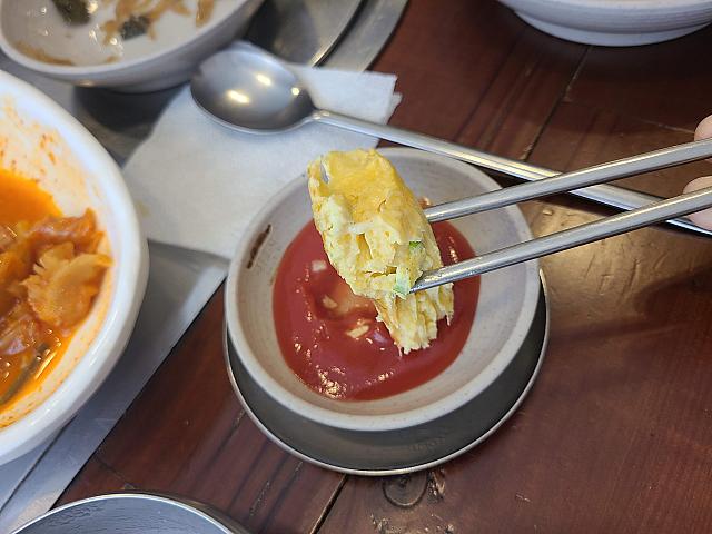 卵焼きはケチャップにつけて！