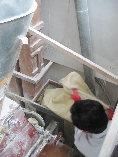 蕎麦を機械へ投入～