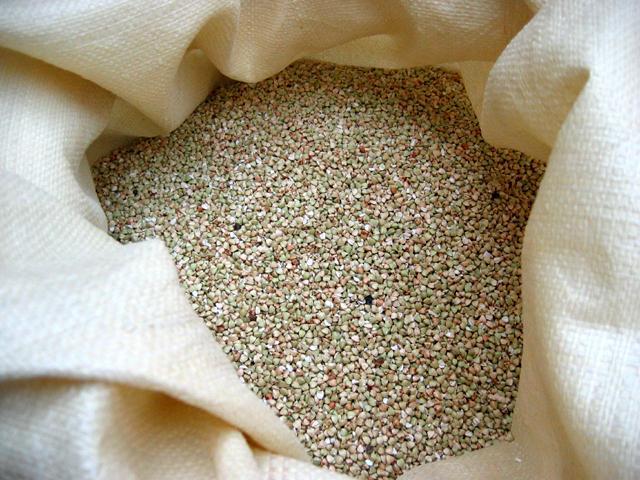 蕎麦の実を準備！