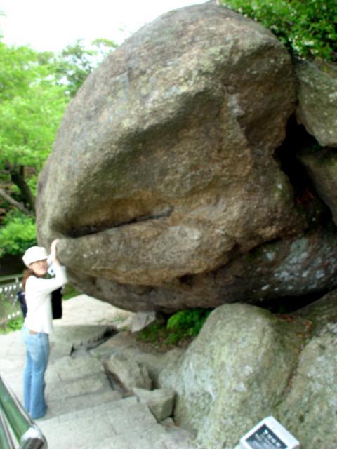 クジラの岩