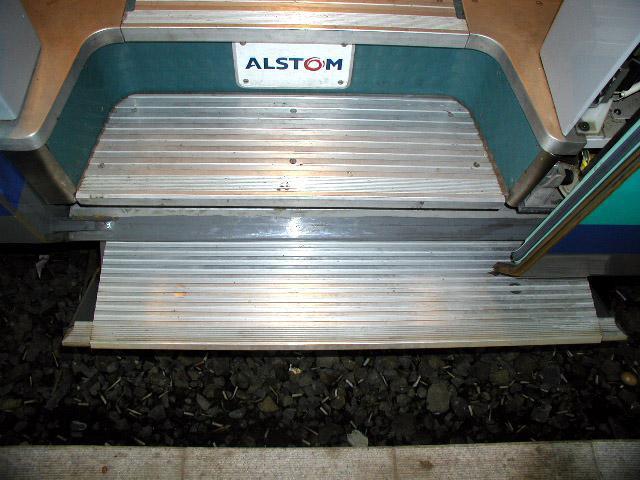 ＜入り口の階段部分＞ 