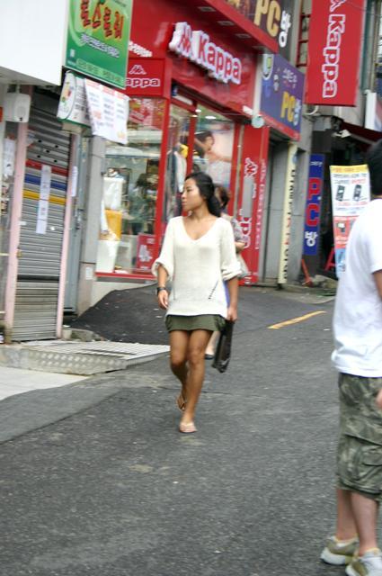 秋のファッションをいち早く取り入れている人も！ 
