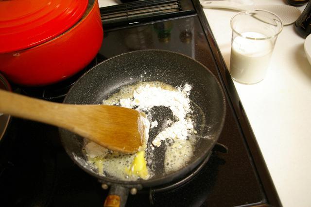 ３）よく混ぜ合わせる。