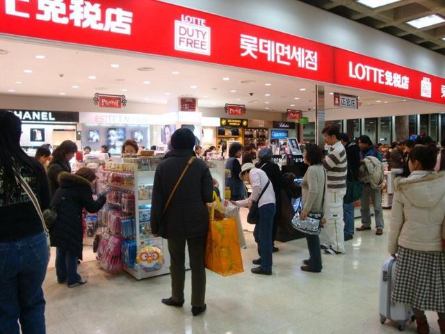 （空港免税店はこんな感じ）