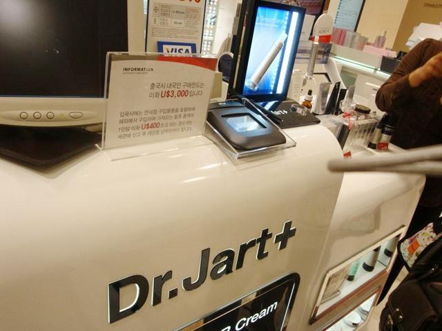 （Dr. Jart+と免税品などを購入）