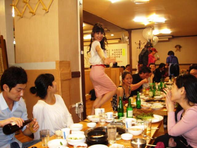 踊りだしたか？！