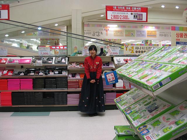 店員さんも韓服を着ています！