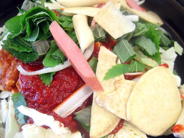 野菜は食べやすい大きさに切ります。エゴマの葉は後から加えても。