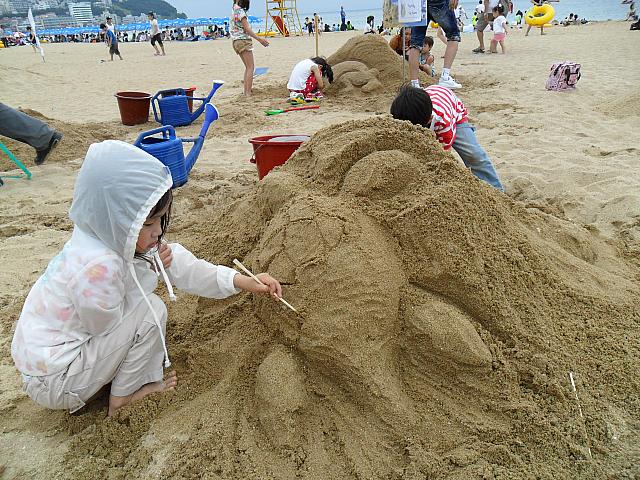 カメは見よう見真似でナビが作ってみました。細部は子供にバトンタッチ。