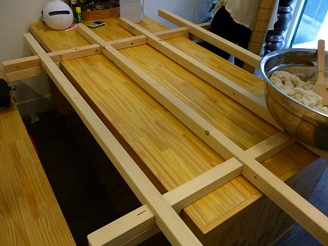 もち米を手早くさますための道具。先生の手作り
