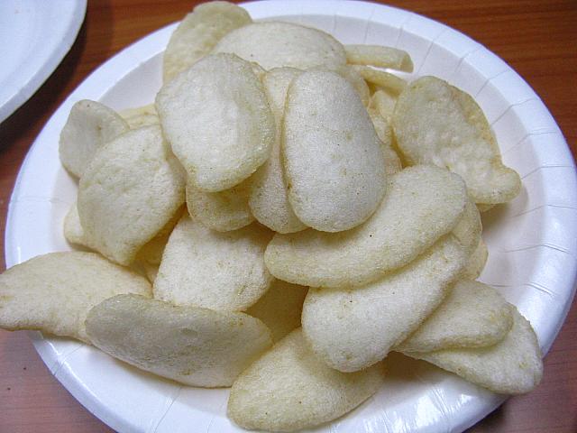 アルセウチッ<BR>軽い触感のエビ味チップス