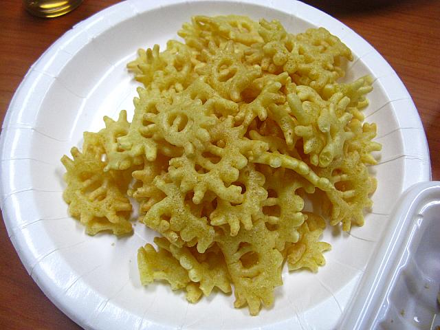 コッケリン<BR>揚げていない、ヘルシーなカニ味スナック
