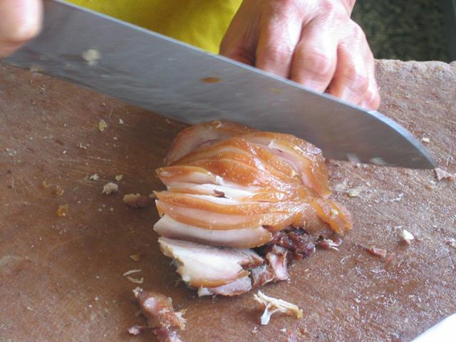 ５．食べやすいサイズにスライスして 