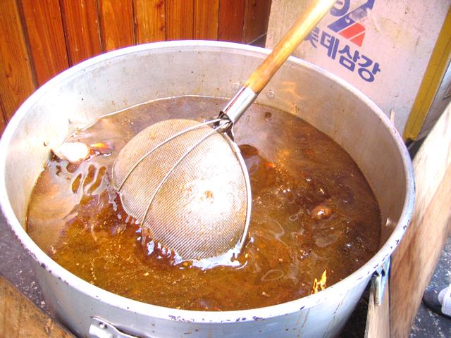 ３．長時間コトコト煮込みます 