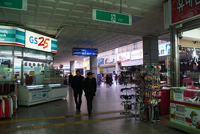 まず出てくるのがコンビニエンスストア