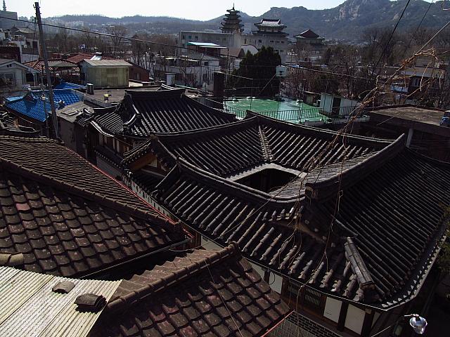 見晴らしがいいですよ！奥の塔は景福宮！