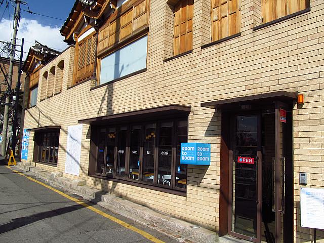 おしゃれなデザインショップが。韓国っぽい雑貨もありました。「Room to Roam」
