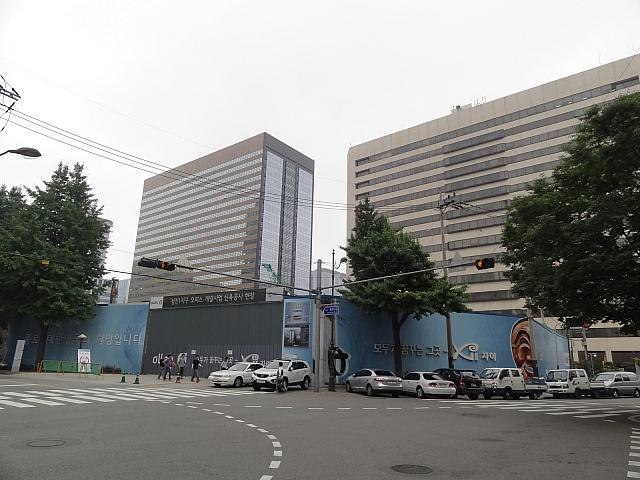ばりばり再開発中。教保ビルもよく見えます。
