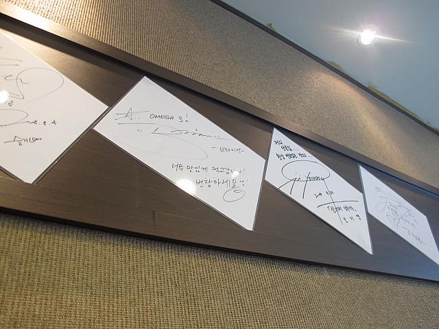 サインもずらりと並ぶこちらのお店、Fly to the skyのブライアンやオム・ジョンファさんもいらっしゃったよう。