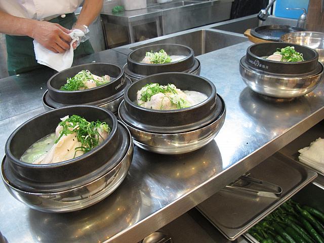 明日は「初伏」当日。サムゲタンのお店は行列ができるかも！？暑い夏はまだまだこれから。栄養のあるものを食べて、夏を乗りきりましょう！