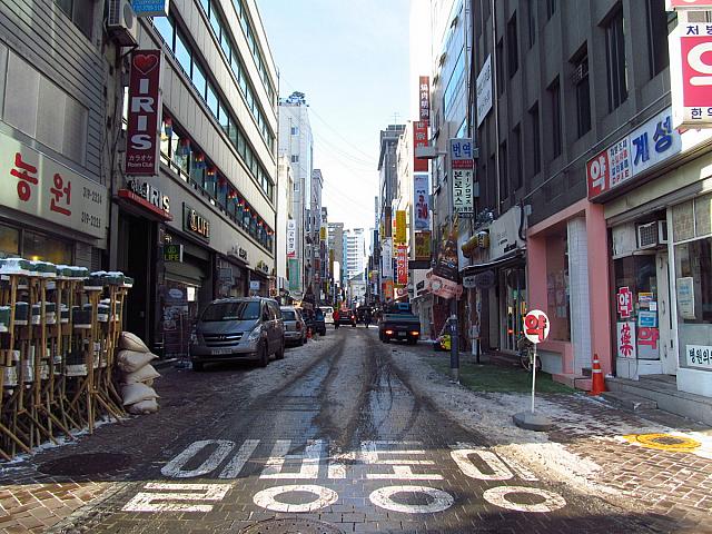 明洞忠武路通り