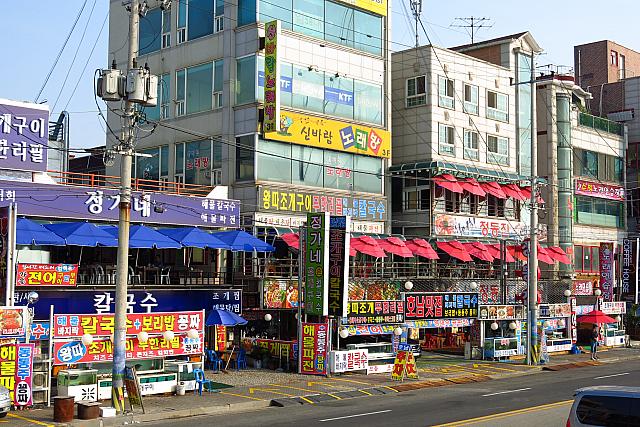 海を見ながら海鮮を食べられるのかな！？