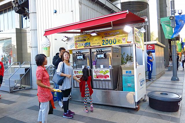 最近では東大門でもソフトクリームやってるんですね。