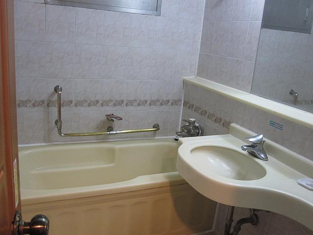 雰囲気は落ちますが、お部屋で温泉につかりましょう。