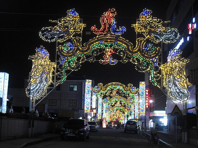 季節はずれのルミナリエ