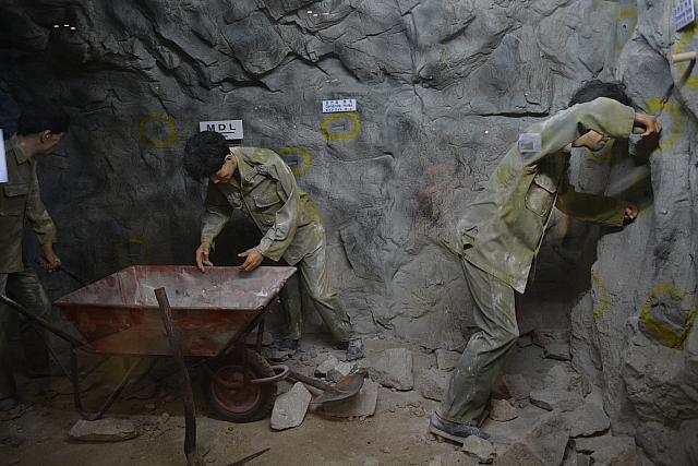 こんな感じで彫ってたそうです 