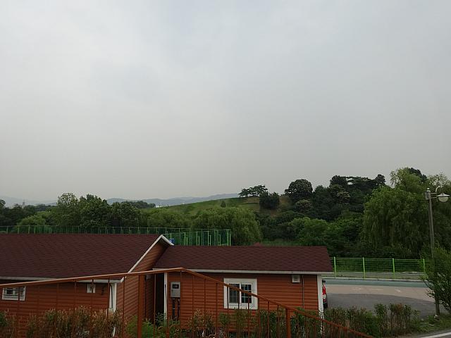 稜線に人が見えるけど