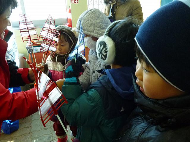子どもたちは釣りに挑戦