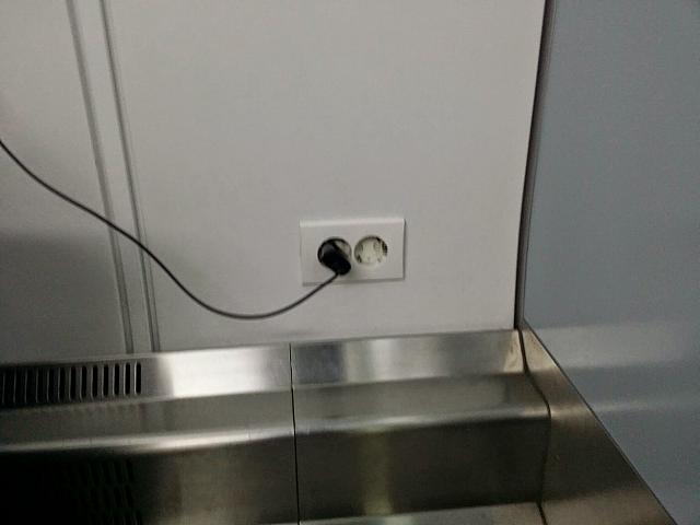 一応席にいるひとに声をかけてから<BR>使いましょ！