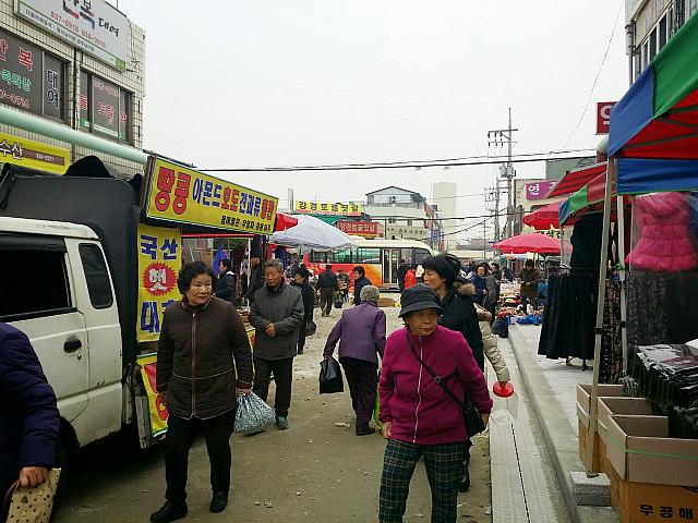 市が立っていました