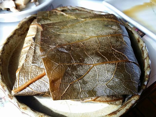 蓮の葉ご飯登場