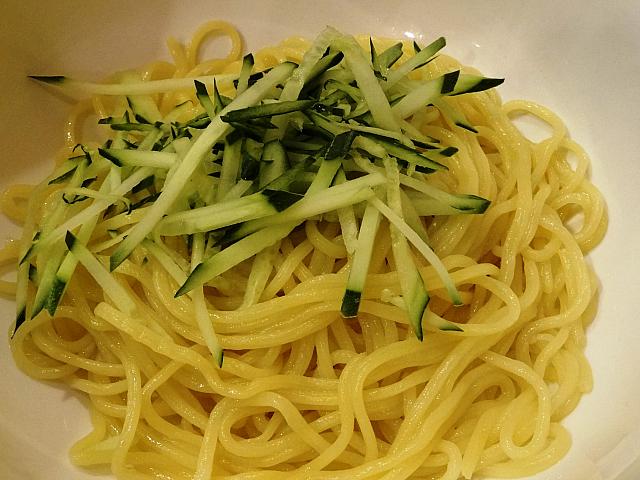 太めの手打ち麺♪