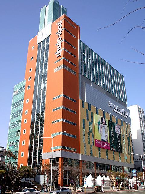 NC百貨店海雲台店<br>4月無休