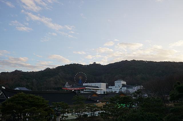観覧車が見えますね